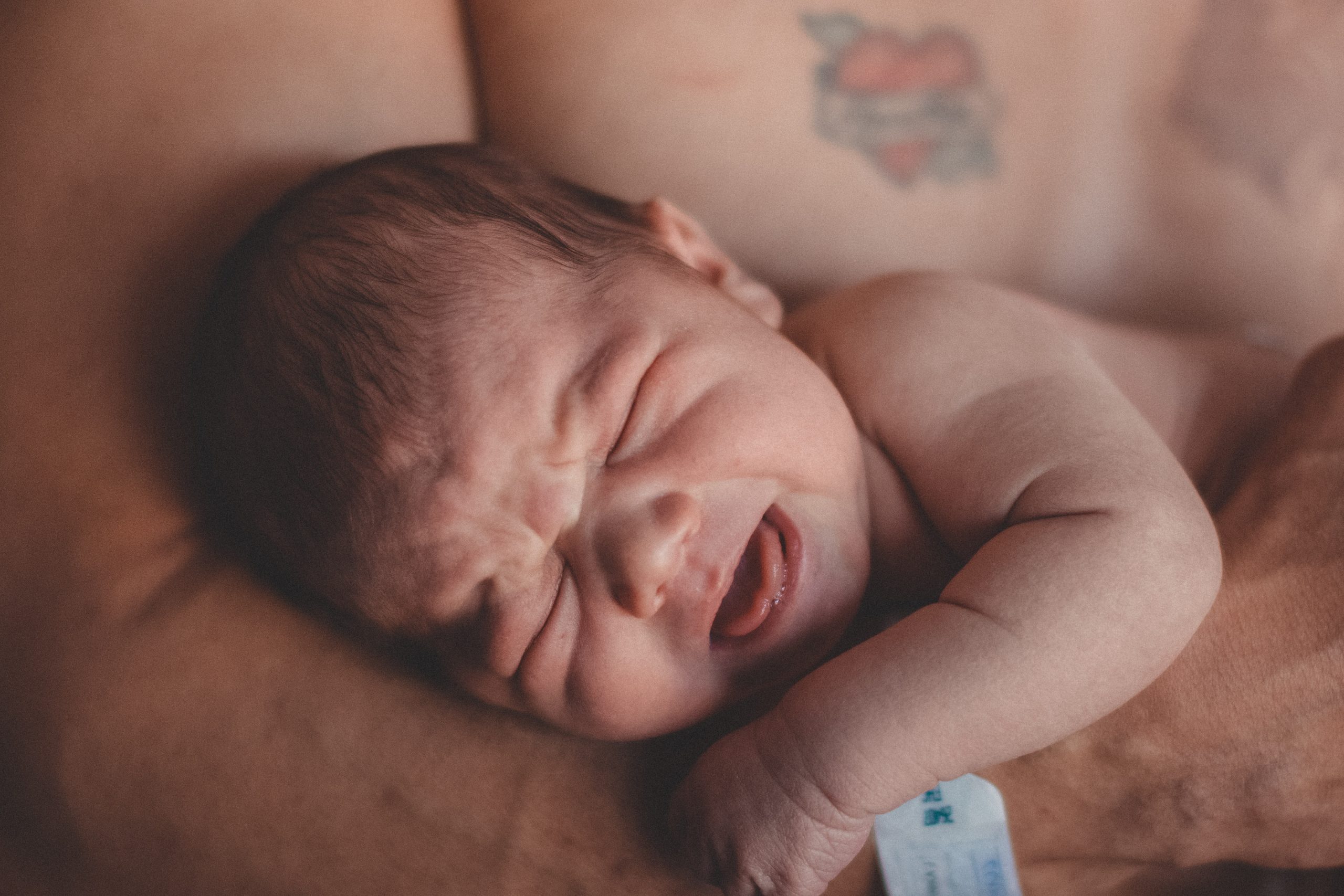 bébé se réveille toutes les heures la nuit